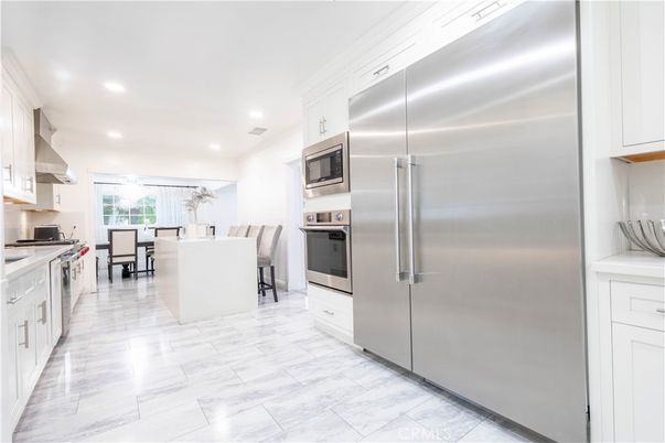 Dining room, Interior, Kitchen, Marble, Recessed Lighting, Stainless Steel Appliances