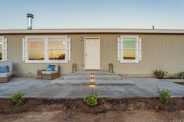 Backyard, Exterior, Facade, Ranch
