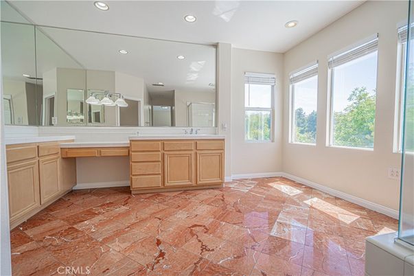 Bathroom, Interior, Recessed Lighting