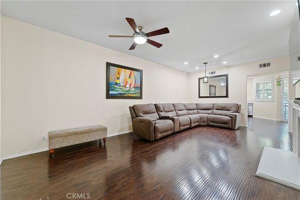 Interior, Living room, Pendant Lights, Recessed Lighting, Wood Texture Flooring
