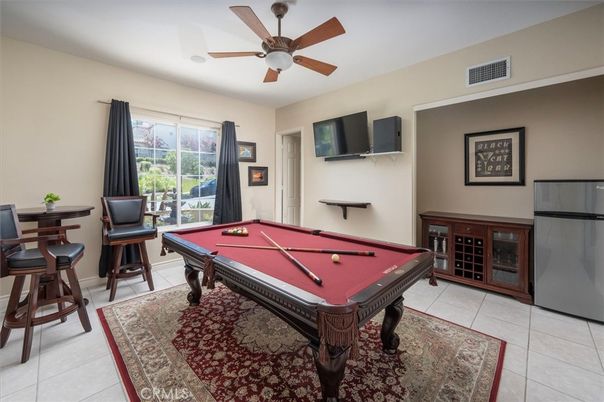 Billiard Table, Game Room, Interior