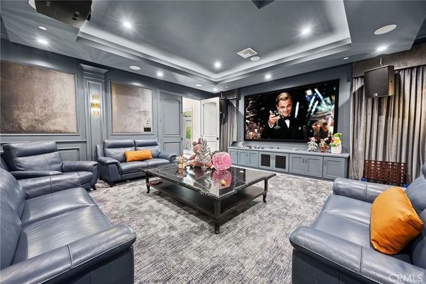 Interior, Projection Screen, Recessed Lighting, Theatre Room