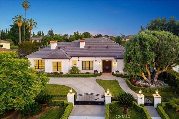 Backyard, Exterior, Facade, French Provincial