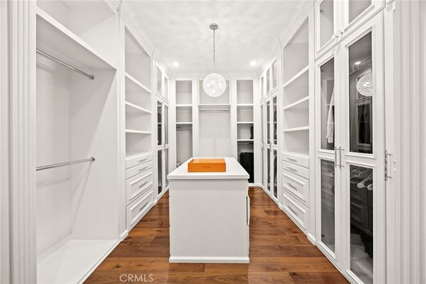 Chandelier, Interior, Pendant Lights, Recessed Lighting, Walk-in Closets, Wood Texture Flooring