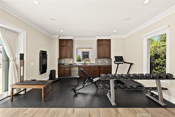 Fitness Equipment, Interior, Recessed Lighting, Wood Texture Flooring