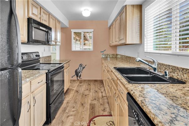 Interior, Kitchen, Washer, Wood Texture Flooring