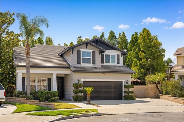 Attached, Exterior, Facade, American Craftsman