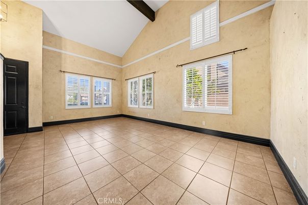 Empty room, Interior, Wooden Beams
