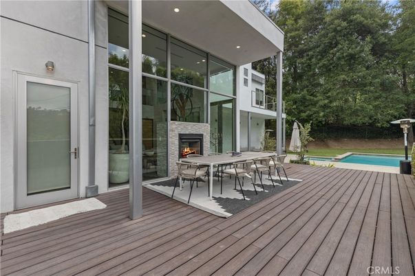 Exterior, Fireplace, Pool