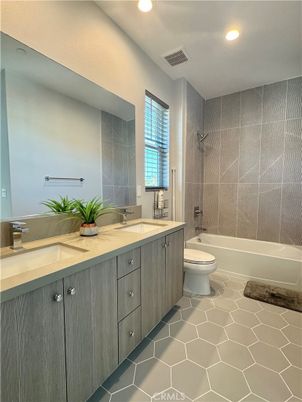 Bathroom, Dual Sink Vanities, Interior, Recessed Lighting