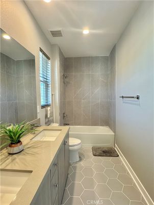 Bathroom, Dual Sink Vanities, Interior, Recessed Lighting