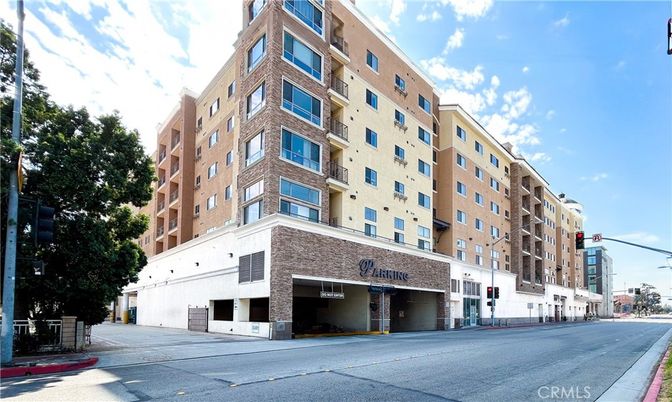 Exterior, Facade, Condo Building