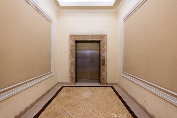 Elevator, Interior