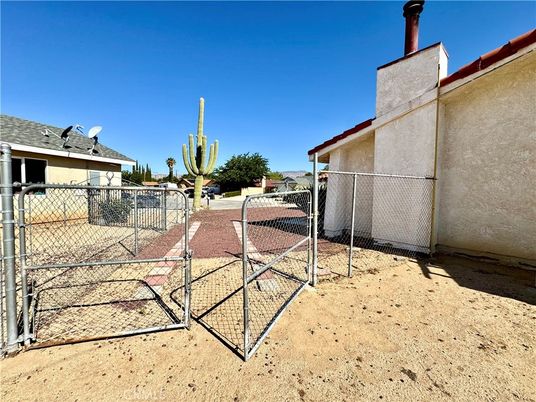 Exterior, Tennis Courts