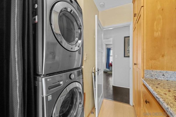 Interior, Utility Closets, Washer, Wood Texture Flooring