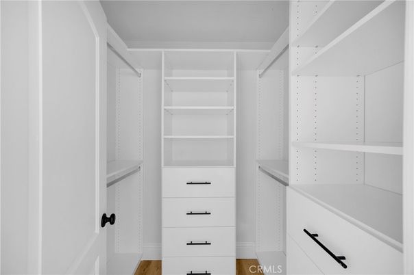 Interior, Walk-in Closets, Wood Texture Flooring