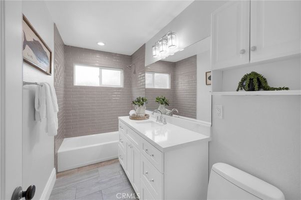 Bathroom, Interior, Recessed Lighting