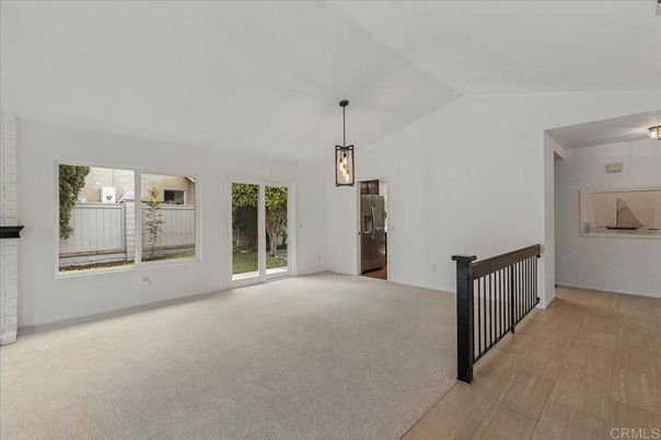 Empty room, Interior, Pendant Lights
