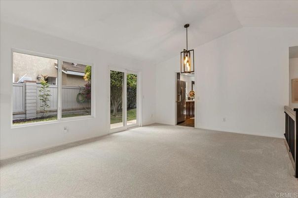 Empty room, Interior, Pendant Lights