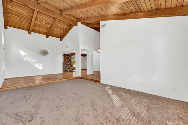 Empty room, Interior, Wooden Beams, Wooden Ceilings