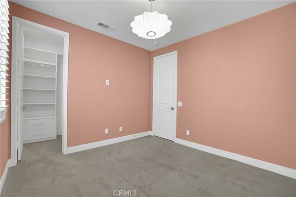 Empty room, Interior, Pendant Lights