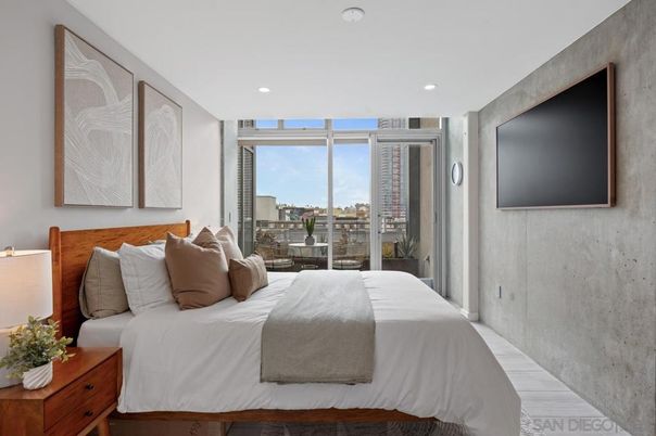 Bedroom, Interior, Recessed Lighting, Water