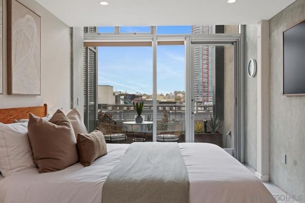 Bedroom, Interior, Recessed Lighting, Water