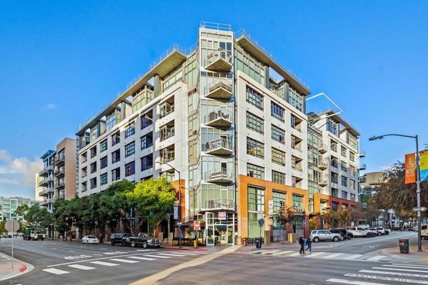 Exterior, Facade, Condo Building