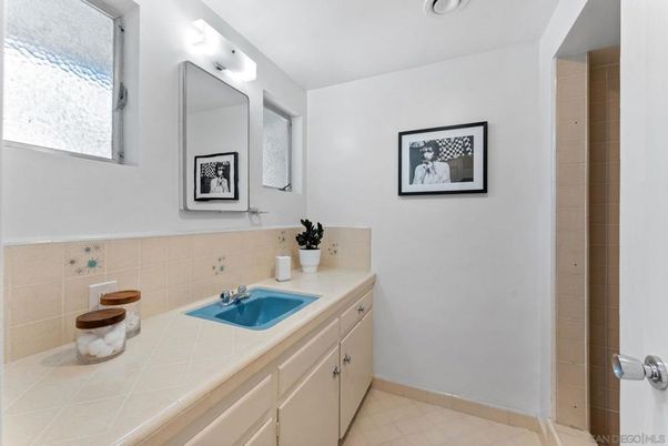 Bathroom, Interior, Tile Countertops