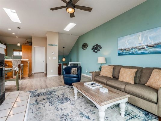 Interior, Kitchen, Living room, Pendant Lights, Recessed Lighting, Wood Texture Flooring