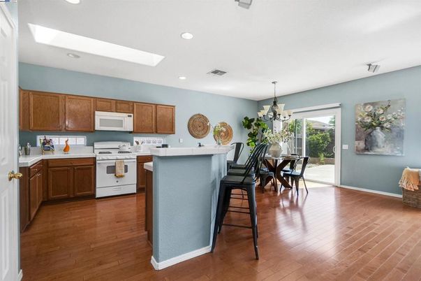Chandelier, Dining room, Interior, Kitchen, Recessed Lighting, Wood Texture Flooring