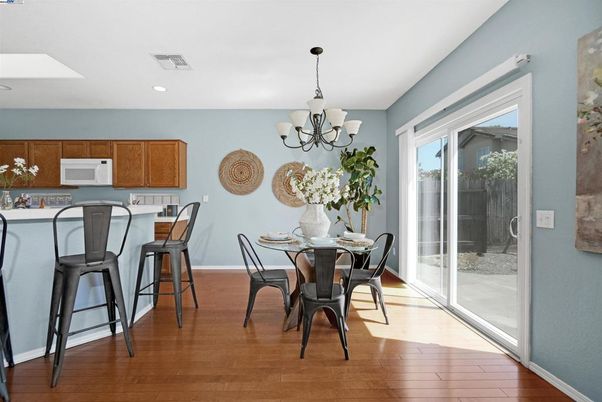 Chandelier, Dining room, Interior, Kitchen, Recessed Lighting, Wood Texture Flooring