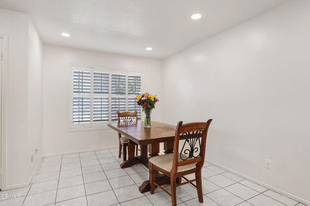 Dining room, Interior, Recessed Lighting