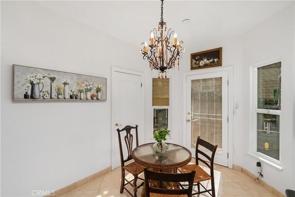 Chandelier, Dining room, Interior