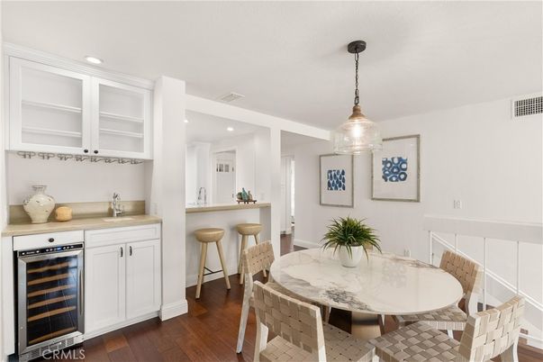 Dining room, Interior, Kitchen, Pendant Lights, Recessed Lighting, Wood Texture Flooring