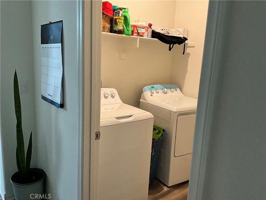 Interior, Utility Closets, Washer, Wood Texture Flooring