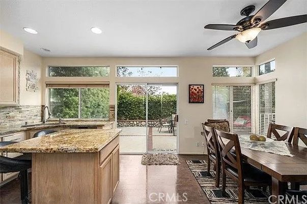 Dining room, Interior, Recessed Lighting