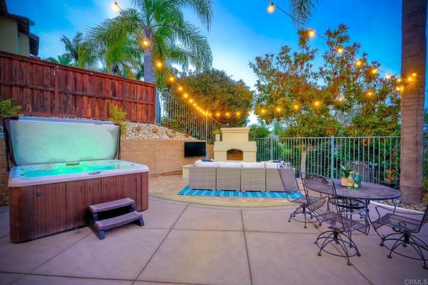 Exterior, Fireplace, Hot Tub