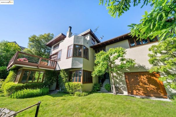 Backyard, Exterior, Facade, Tudor Revival