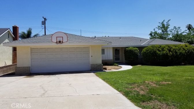 Attached, Exterior, Facade, Ranch