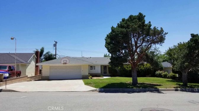 Attached, Exterior, Facade, Ranch