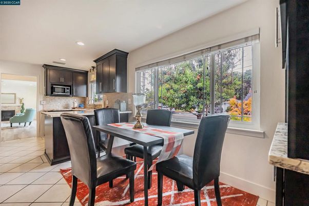 Dining room, Interior, Kitchen, Recessed Lighting
