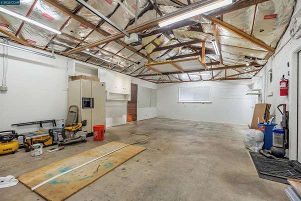 Garage, Interior