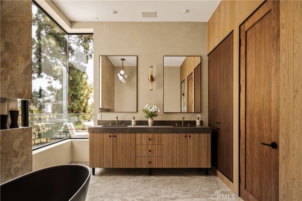 Bathroom, Dual Sink Vanities, Free Standing Baths, Interior, Recessed Lighting