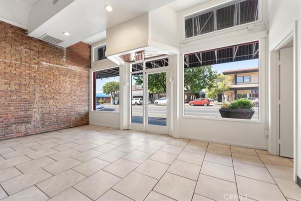 Empty room, Interior, Recessed Lighting, Stone Walls
