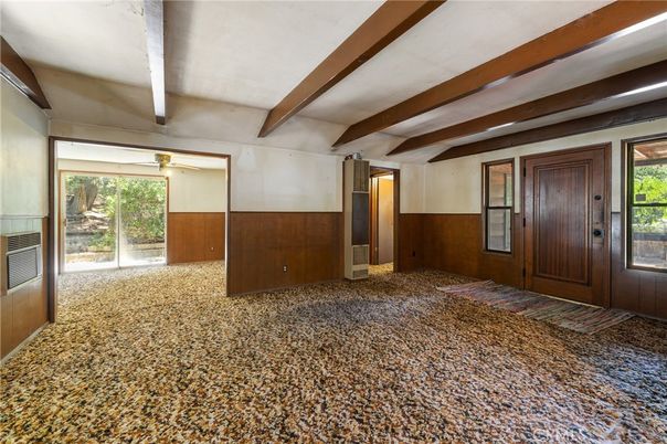 Empty room, Interior, Wooden Beams