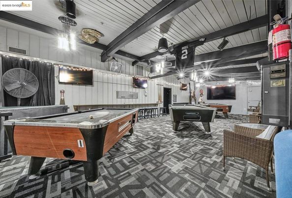 Billiard Table, Game Room, Interior