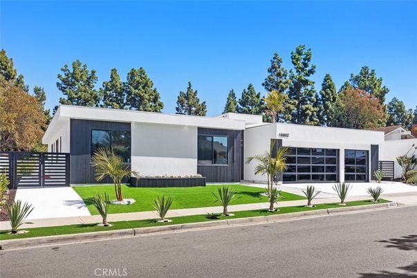 Attached, Exterior, Facade, Modern
