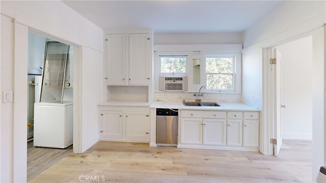 Interior, Kitchen, Washer, Wood Texture Flooring