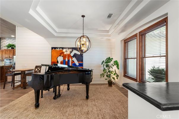 Chandelier, Dining room, Interior, Pendant Lights, Piano, Wood Texture Flooring